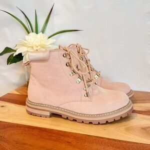 ‎New Guess combat boots size 5.5